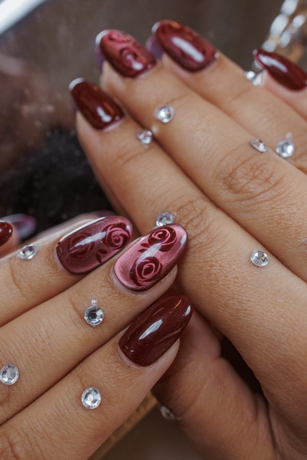 Crimson Rose press-on nails by Nail Shingaar