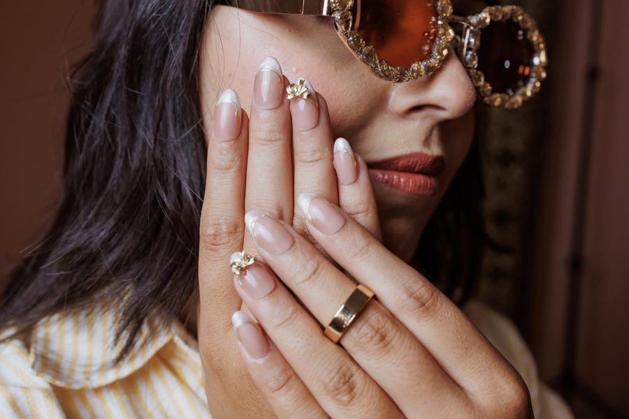 Princess Bow press-on nails by Nail Shingaar